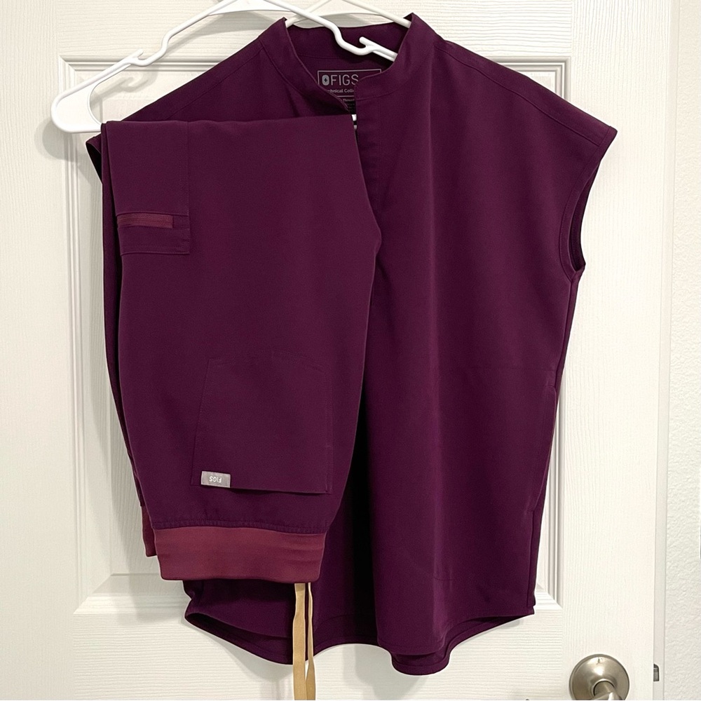 FIGS XS Rafaela Top + Small Petite Zamora Jogger (Deep Purple)